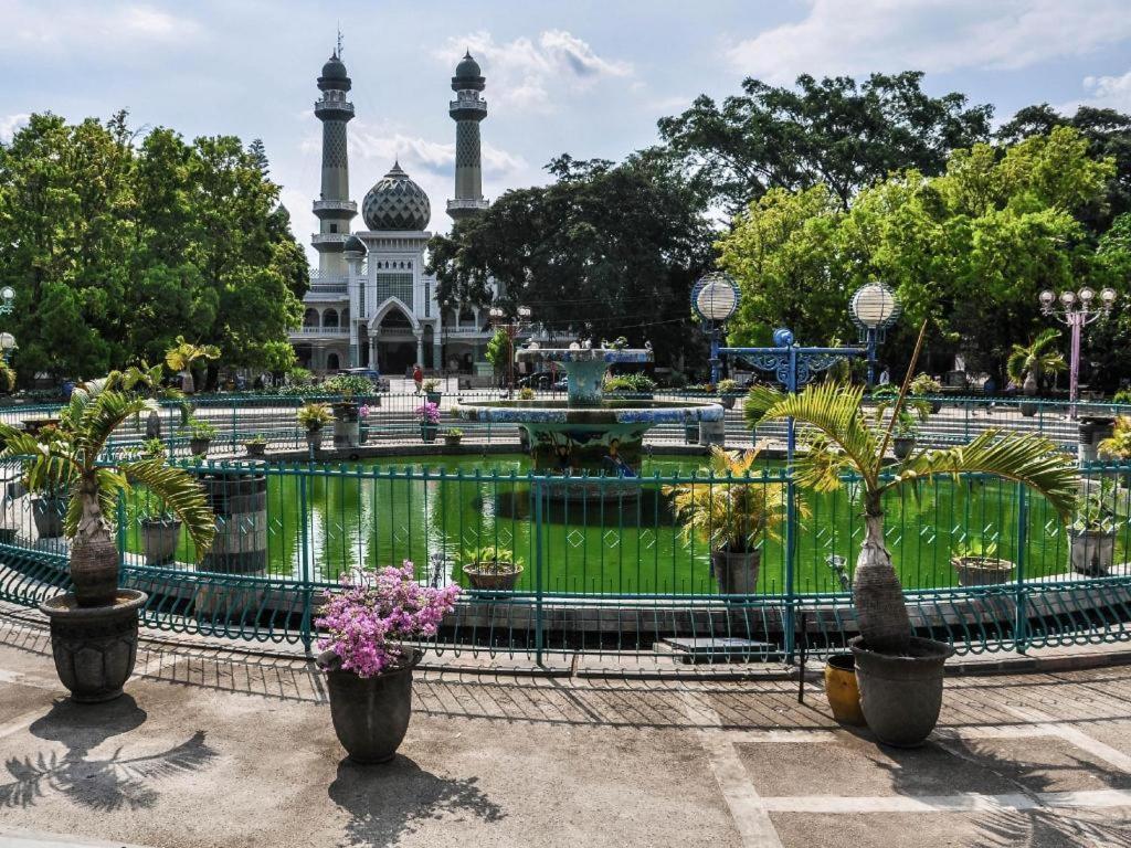 โรงแรมซันโตซา มะลัง ภายนอก รูปภาพ